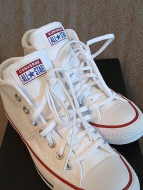 NIB Women's Converse CTAS Madison Mid White Chuck Taylor Sneakers, Size 8